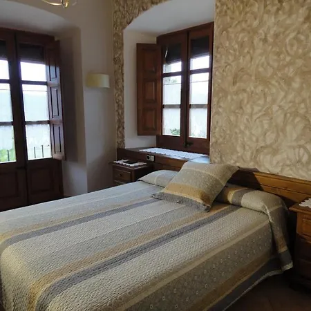 Speciality Sleeps 20 Pool Wifi Villa Olost